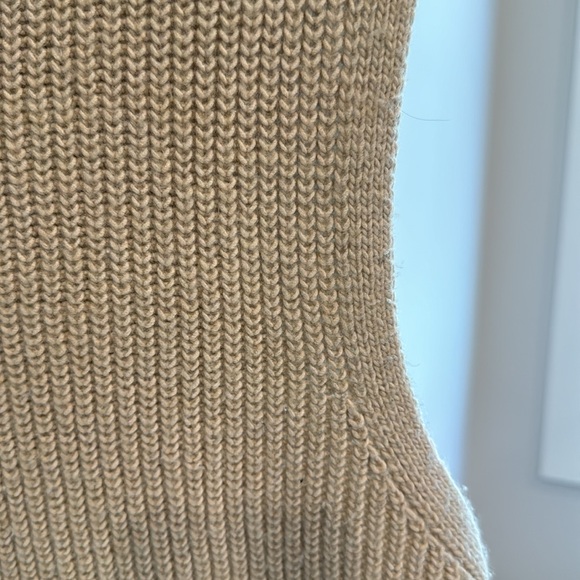 H&M sweater vest - Picture 3 of 4